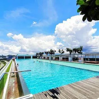 Restary - Ocean, Sutera Avenue Infinity Pool - Imago Opposite - Kk City- 4Br,12Pax 来沙旅 海洋主题公寓 - 无边际日落海景泳池 - Imago商场对面 - Kk市中心 - 4房12人 Kota Kinabalu